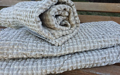 Linen bath, sauna or beach towels 