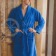 Medvilninis švelnus frotinis chalatas su apykakle mėlynos spalvos (ROYAL BLUE)