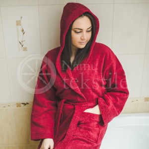 Medvilninis švelnus frotinis chalatas su gobtuvu bordo spalvos (BURGUNDY) Medvilninis švelnus frotinis chalatas su gobtuvu bordo spalvos (BURGUNDY)