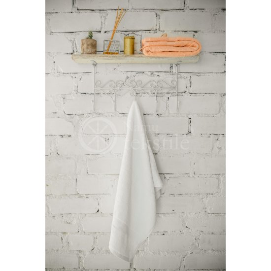 Bamboo fibre terry bath towel white