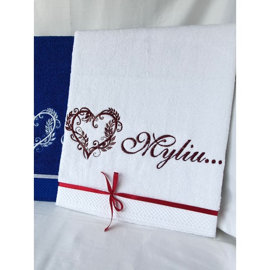 Embroidered occasional towel "Myliu..."