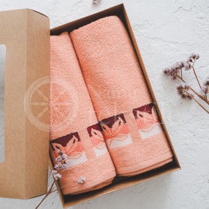 Set of towels with a design in a box PEACH