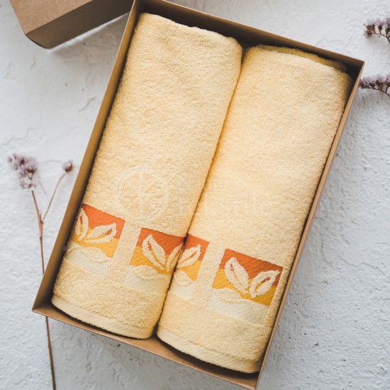 Set of towels with a design in a box YELLOW
