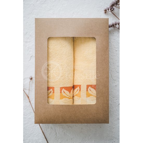 Set of towels with a design in a box YELLOW