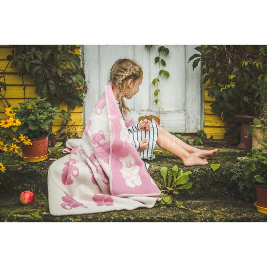 Woollen children's blanket ,,Meškiukai" pink