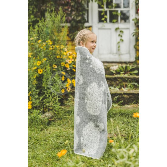 Woollen children's blanket ,,Avytė" grey