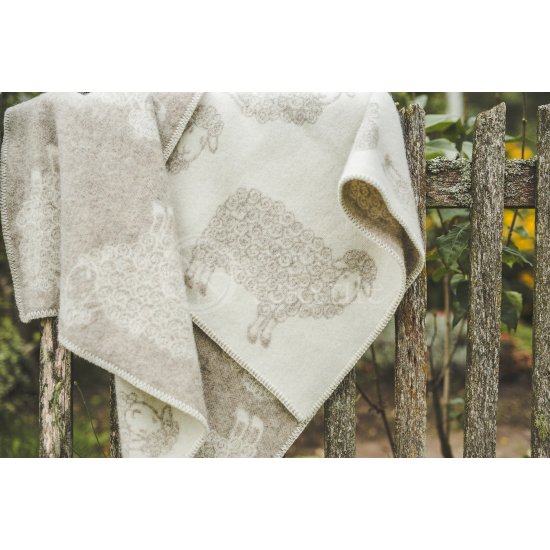 Woollen children's blanket ,,Avytė" beige