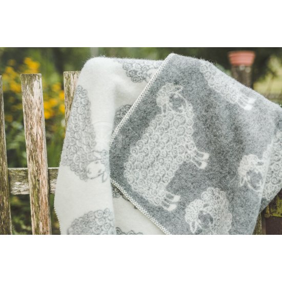Woollen children's blanket ,,Avytė" grey