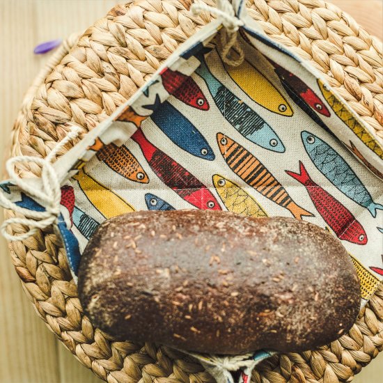 Colourful half-linen bread basket "Žuvys"