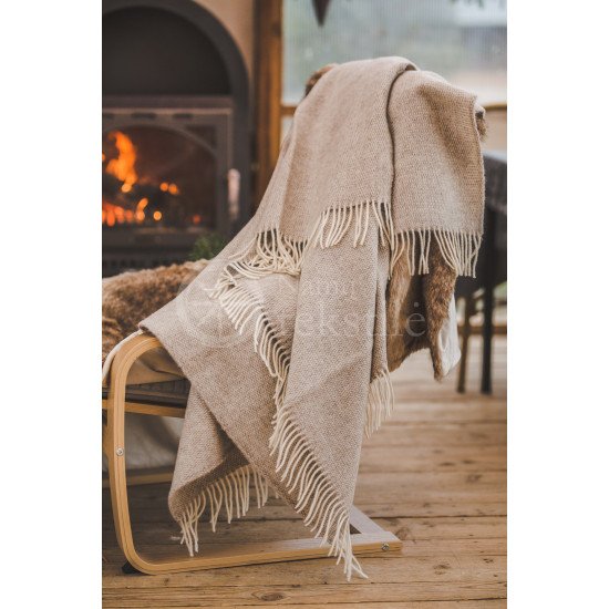 Wool blanket with fringes "Dryželiai" beige