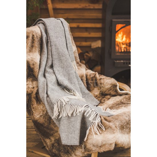 Wool blanket with fringes "Dryželiai" grey