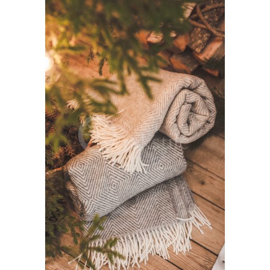 Wool blanket with fringes "Rombeliai" grey