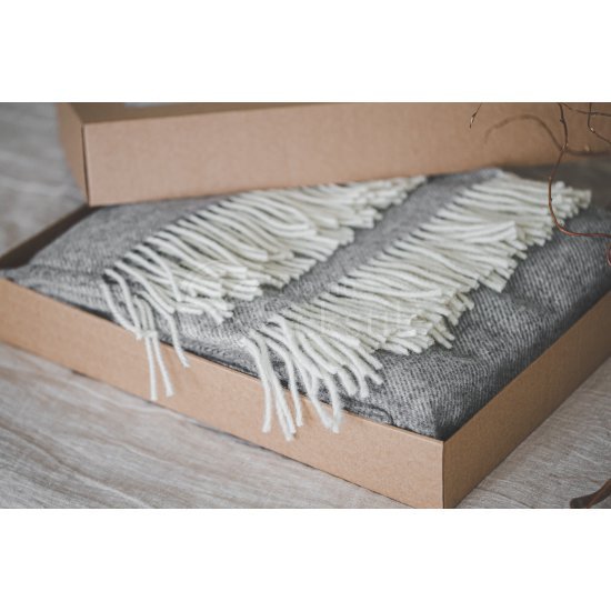 Wool blanket with fringes "Dryželiai" grey