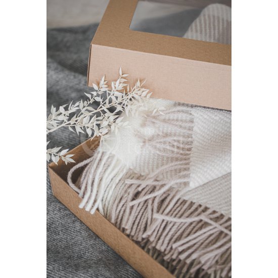 Wool blanket with fringes "Eglutė" beige