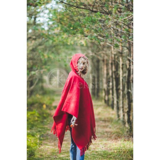 Cape with a hood RED03